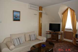 Гостиница Паллада Славянка Номер люкс стандарт (с завтраком)-2