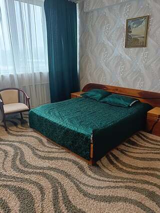 Гостиница Паллада Славянка Номер с кроватью размера «king-size»-2